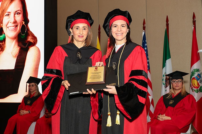 Marcela Galindo de Obarrio recibe el Doctorado Honoris Causa de ADEN University